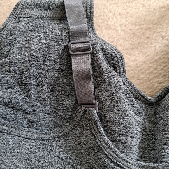 New! Puma 2 pack Seamless Sports Bras Medium Grey Black Convertible NWT - Picture 6 of 13